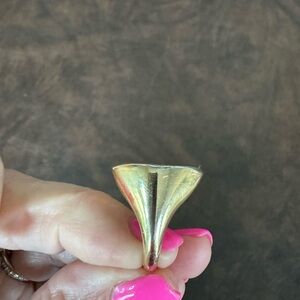 Elegant Gold Women's Ring